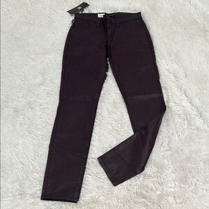 👒 NWT Rock & Republic Berlin Coated Skinny Jeans